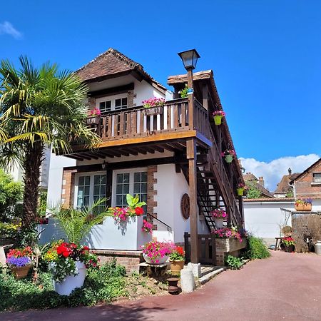 Gîte Le Balcon Flaubert Forges-les-Eaux Extérieur photo